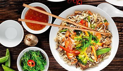 Asiatisch kochen & servieren